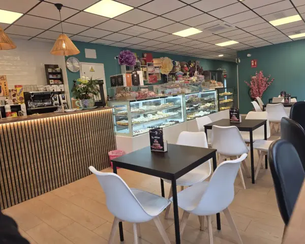 Cafetería y churrería La Artesana en Parla