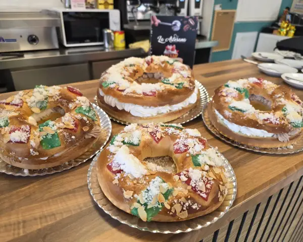 Desayunos artesanales en Pastelería La Artesana, Parla