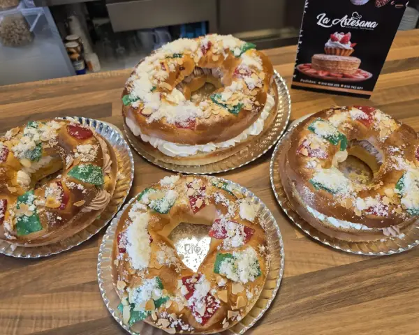 Desayunos artesanales en Pastelería La Artesana, Parla