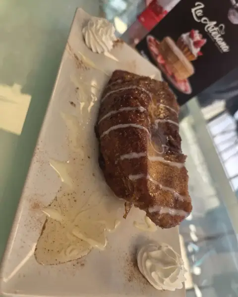 Desayunos artesanales en Pastelería La Artesana, Parla