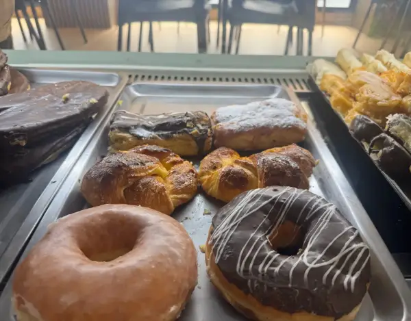 Donuts y bollería variada en La Artesana, Parla