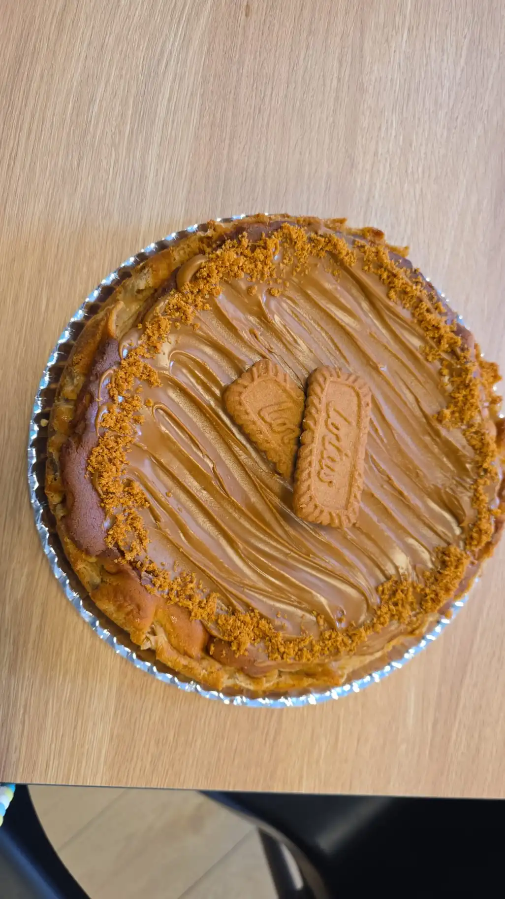 Tarta de queso cremosa por encargo con cobertura de Lotus Biscoff