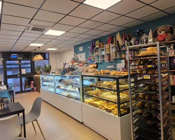Obrador propio de Pastelería La Artesana en Parla