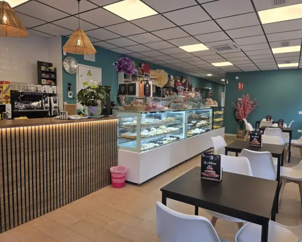 Obrador propio de Pastelería La Artesana en Parla