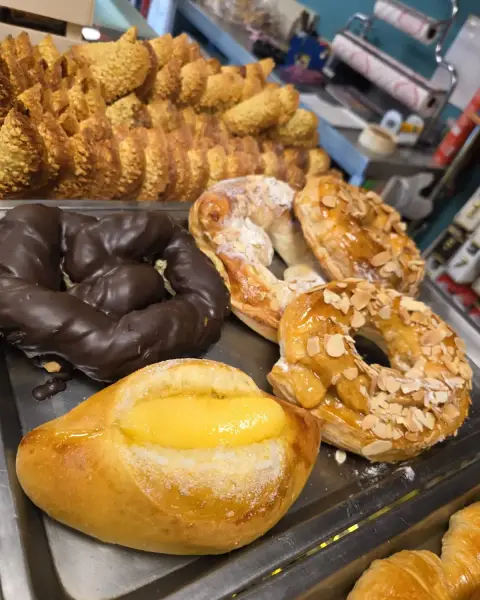 Obrador propio de Pastelería La Artesana en Parla