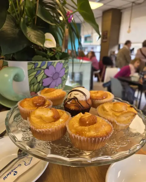 Repostería tradicional madrileña en La Artesana, Parla