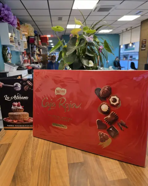 Tartas personalizadas y de cumpleaños en La Artesana, Parla