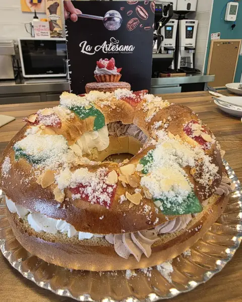 Tartas personalizadas y de cumpleaños en La Artesana, Parla